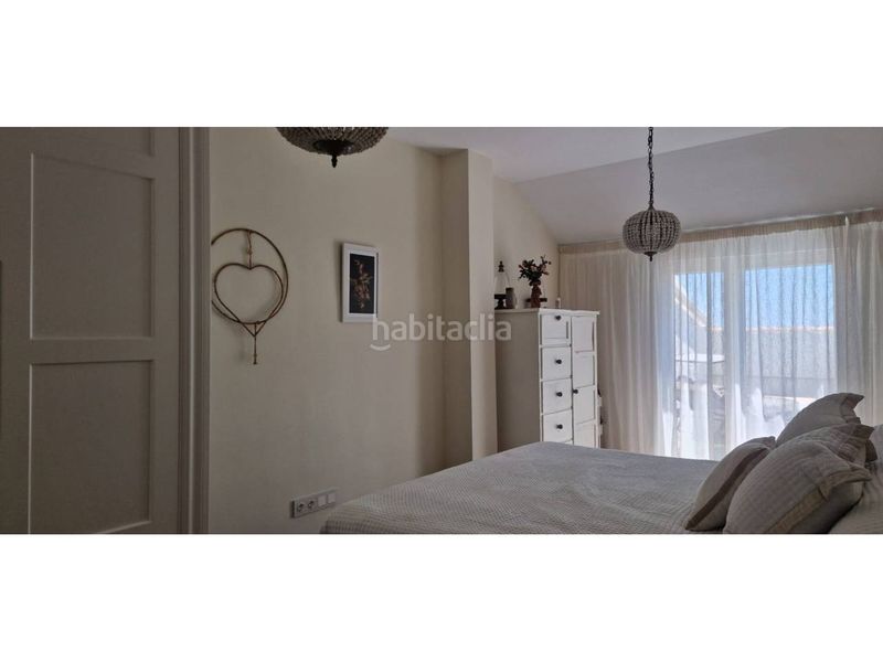 Foto bde11c24-dd84-4e00-9db9-d7b1a4ee34bc. Àtic amb aparcament piscina a Puerto Marina Benalmádena