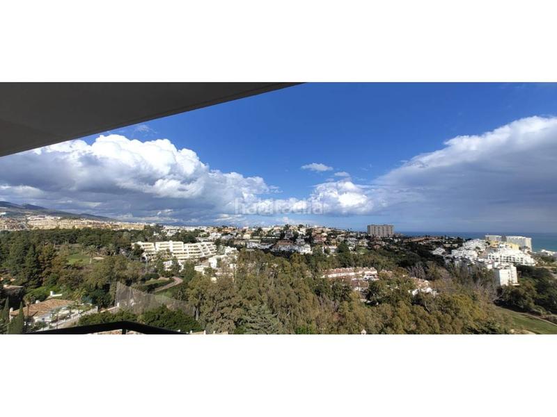 Foto c5edbfcc-0cab-4f5a-bcc1-e92d1df29341. Attique avec parking piscine dans Zona Centro Comercial Torrequebrada Benalmádena