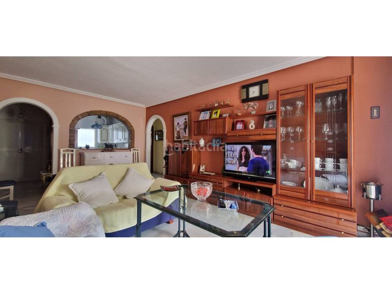Foto 4d96a4e2-121e-497e-a10b-8641f9eea958. Apartament amb piscina a La Carihuela - Los Nidos Torremolinos