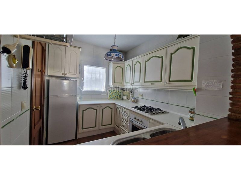 Foto c72738aa-1dcb-48a1-8fbc-2c18aaca2748. Apartament amb piscina a La Carihuela - Los Nidos Torremolinos