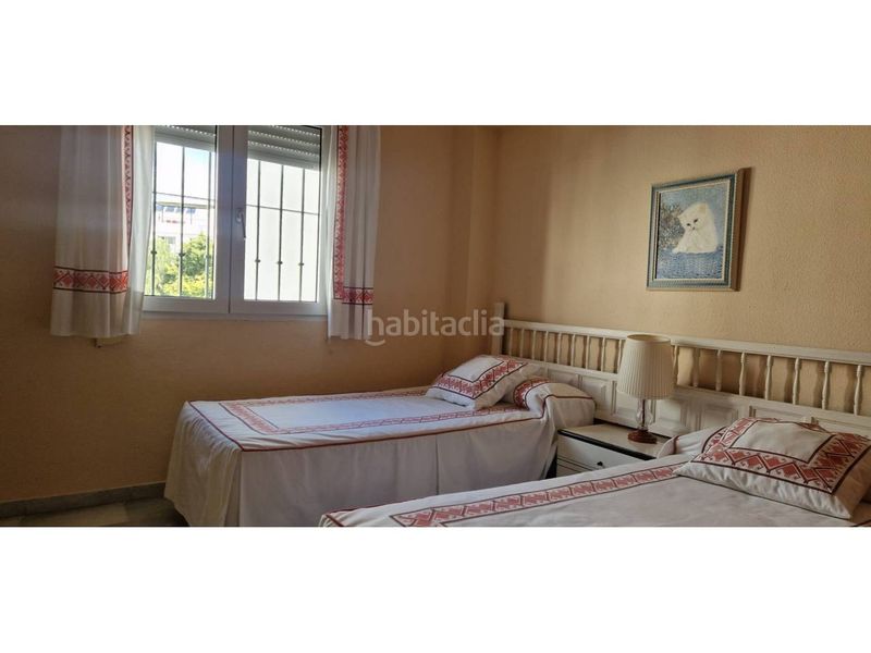 Foto d36ff945-da71-4e04-b16b-3e294cdf8988. Apartament amb piscina a La Carihuela - Los Nidos Torremolinos