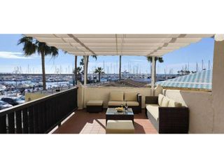 Apartamento en Puerto Marina. Apartamento en benalmádena costa