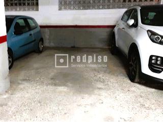 Aparcament cotxe a Villayuventus-Renfe. Se vende plaza de garaje bastante amplia