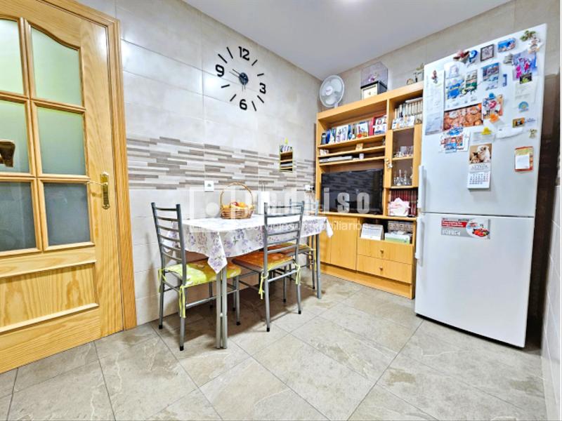 Foto e2af5aab-2cf8-4943-a126-a7459180bc9d. Appartement avec chauffage dans Reyes Parla