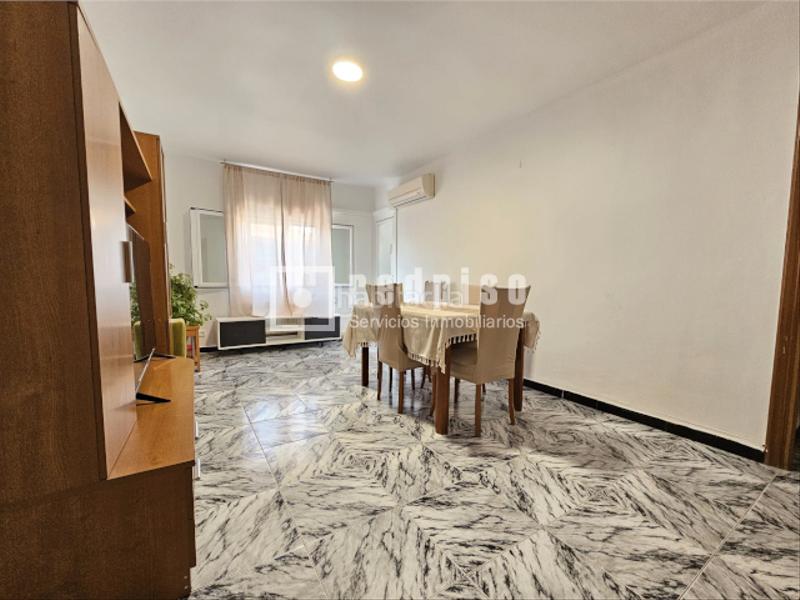 Foto 6a3b4dc3-b610-4465-8a01-1cd7911d12e6. Appartement avec chauffage dans Reyes Parla
