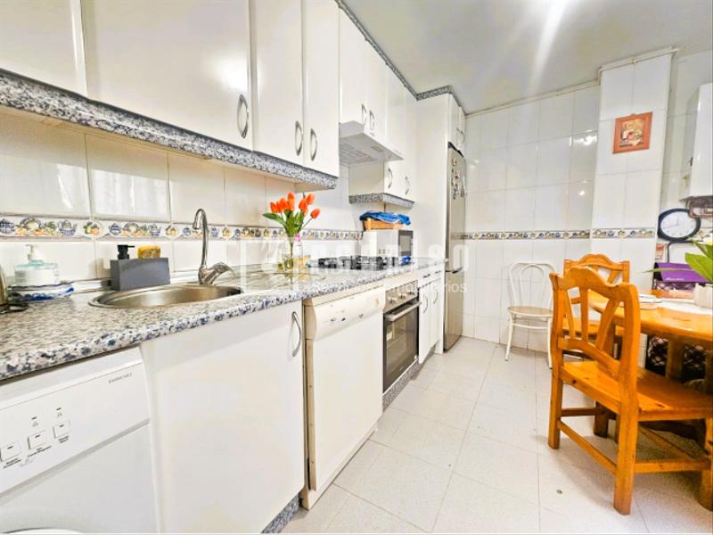 Foto 2c5fe102-a317-4d2e-aaa2-19eb11564405. Piso redpiso vende amplia planta baja en excelente estado zona céntrica en Parla