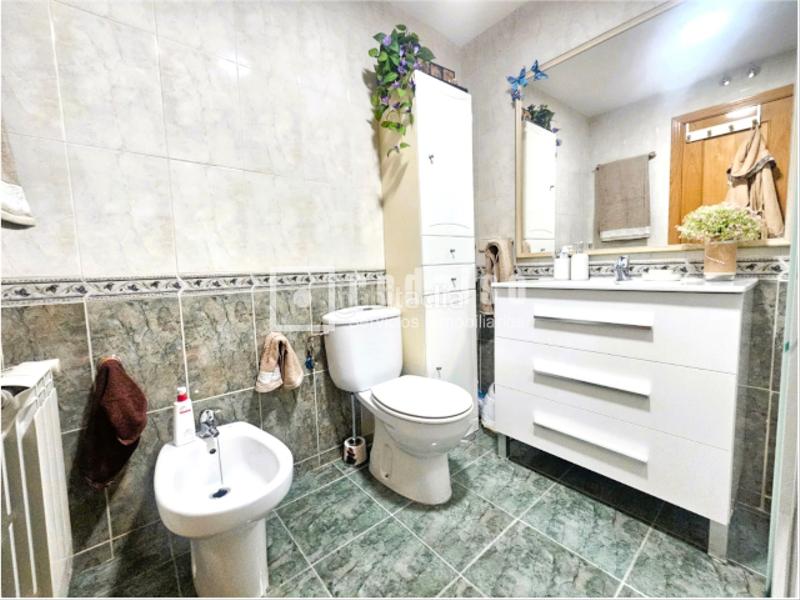 Foto 7dffea6c-8ddf-473d-a42c-060f46cbf32f. Piso redpiso vende amplia planta baja en excelente estado zona céntrica en Parla