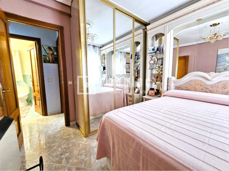 Foto 20cc5f17-199f-4064-a3bb-36f3001b7b6f. Appartamento con riscaldamento in Reyes Parla