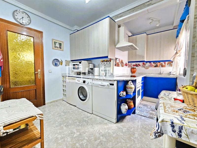 Foto 392261b9-6468-4b52-914a-787c9085fd5d. Appartamento con riscaldamento in Reyes Parla