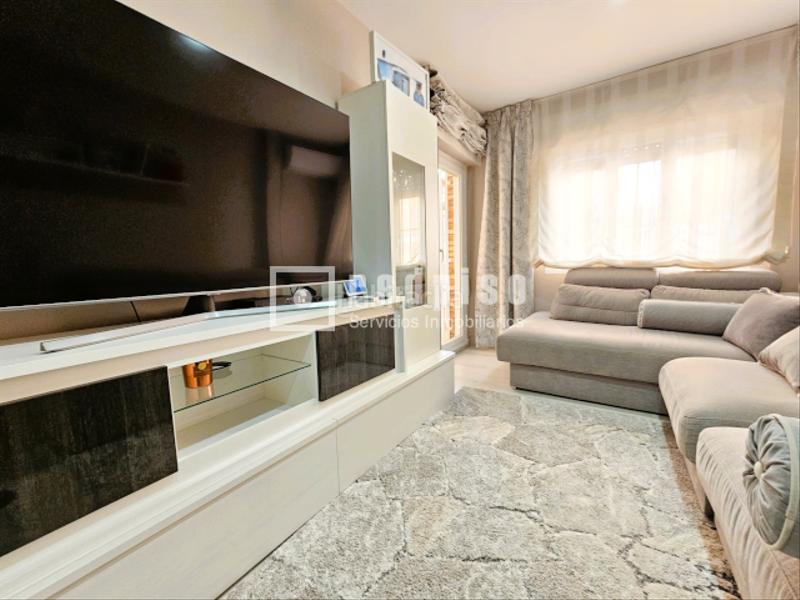 Foto 18c2d924-763b-405f-aaa4-b88eda22520d. Piso  con encanto, reformado y con terraza céntrica en Parla