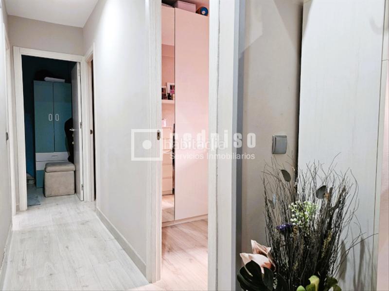 Foto d792d539-9142-4db1-addd-920db874c4bd. Piso  con encanto, reformado y con terraza céntrica en Parla