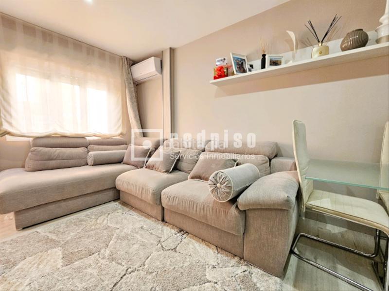 Foto dbdc617c-e940-48f7-982f-71e04b36dd77. Piso  con encanto, reformado y con terraza céntrica en Parla