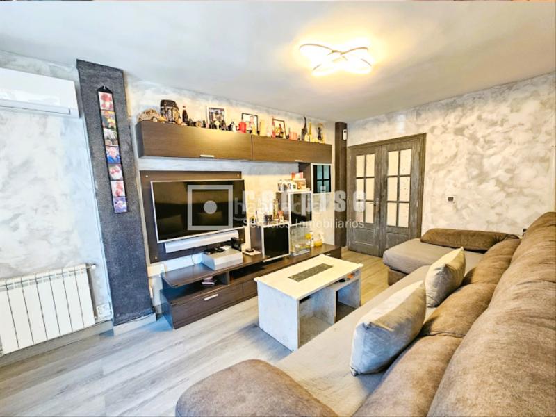 Foto 12af97f4-37f8-4f16-9b3e-015be5ee46bb. Appartement avec chauffage dans Reyes Parla