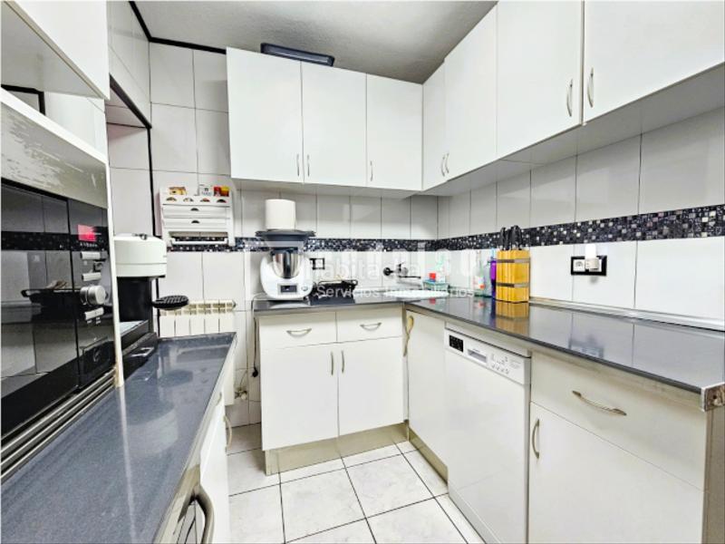 Foto b584ccc1-2f72-4cc9-9de6-9aa2920a2998. Appartement avec chauffage dans Reyes Parla