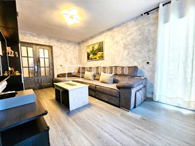 Foto de6a26dd-f41f-487a-bd23-7331926b45fd. Appartement avec chauffage dans Reyes Parla