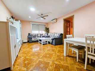Flat in Reyes