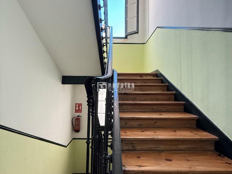 Foto 7857019f-3bd1-4f98-9d0f-4adf983b4378. Etagenwohnung mit heizung in Argüelles Madrid