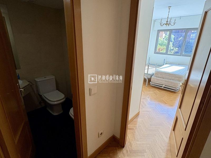 Foto 8ba52284-eeb3-4c71-8879-a785f1aa1ae5. Miete etagenwohnung mit heizung parking in Casa de Campo Madrid