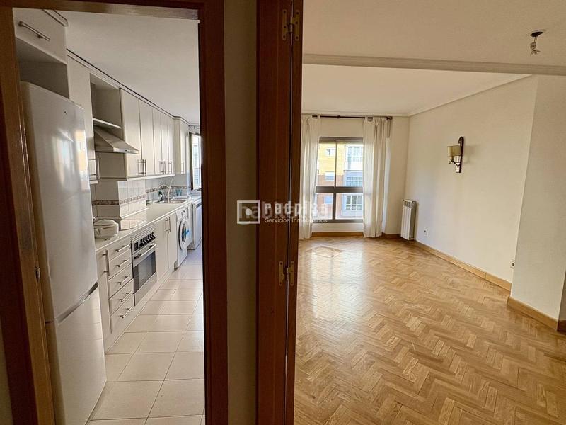 Foto 41da1fcc-f131-41df-a354-d755abf04585. Rent flat with heating parking in Casa de Campo Madrid