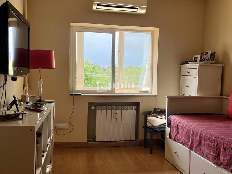 Foto e764fe51-1a24-42d1-aa99-2f998ca2d393. Flat with heating in Casa de Campo Madrid