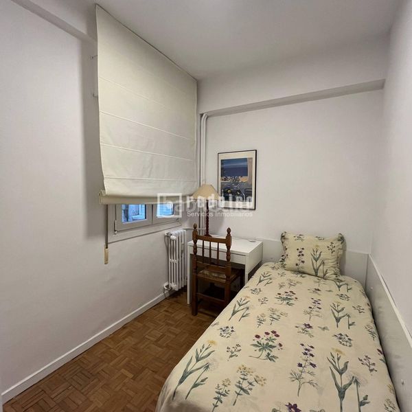 Foto 4910eb71-ee0a-4473-9f45-20574523d550. Rent flat with heating in Argüelles Madrid