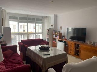 Pis a Centro-Calzada-Cabo Noval. Amplia vivienda de 4 dormitorios en cabo noval