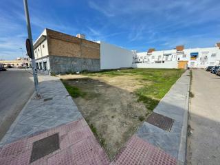 Terreny residencial a Avenida de Rota. Parcelas urbanas junto a la rotonda del camaleón