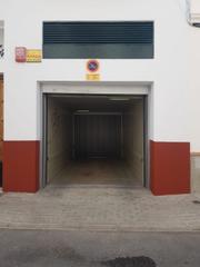 Aparcament cotxe  Calle larga. Garaje cómodo y seguro con elevador automático