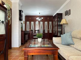 Pis en Las Palmeras-Dehesilla. Piso en la dehesilla con 3 dormitorios y garaje