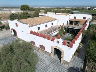 Masia a Ctra Jerez-Ctra del Puerto. Donde el campo cuenta su historia