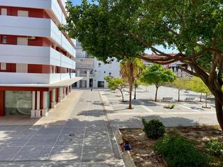 Piso en Centro-Calzada-Cabo Noval. Vive en plaza de las infantas