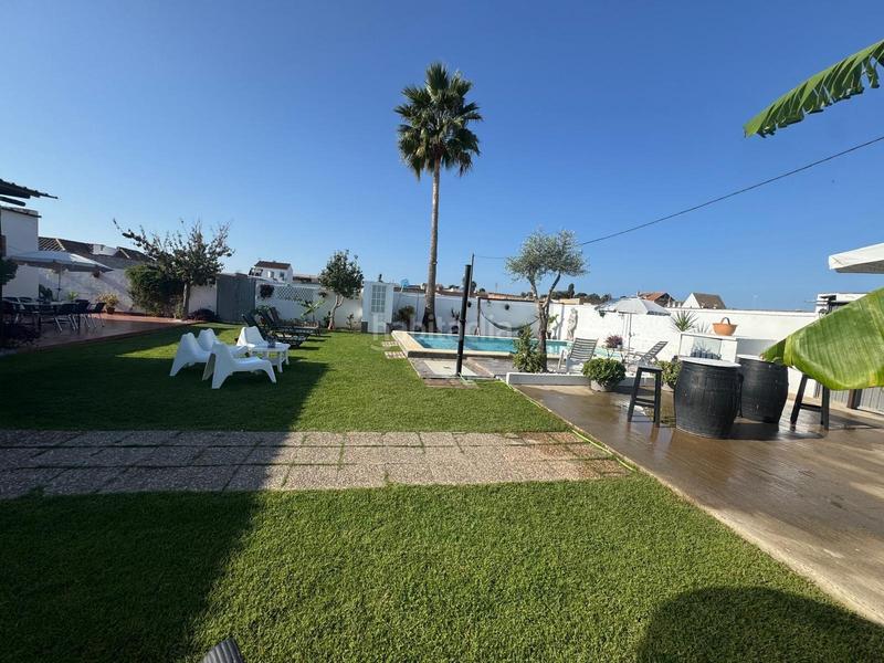 Foto 6c66fce5-9cb3-4917-bff7-b71f02f39429. Casa amb piscina a Bonanza-Avda de Huelva-Barrio Andalucia Sanlúcar de Barrameda