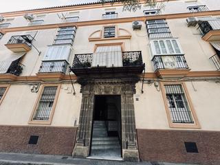 Pis  Calle ruiz de somavía. La comodidad de vivir en pleno centro