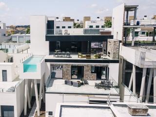 Casa en Rojales. Villa de diseño junto al mar