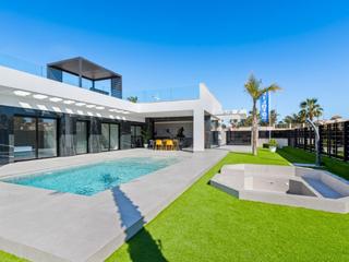 Casa a Algorfa. Villas de obra nueva en algorfa golf resort