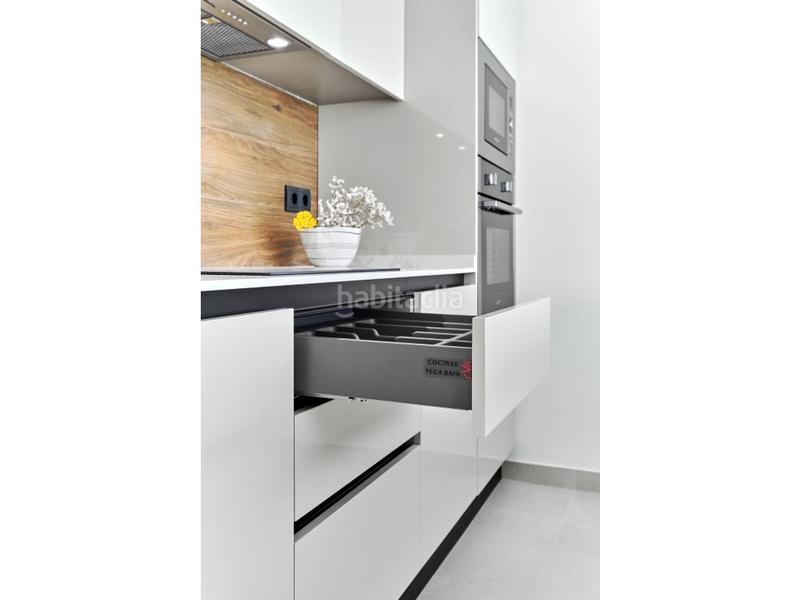 Foto e0ffa2e0-7839-441c-8b6c-d3ee02e8acbe. Casa bungalow de diseño junto al mar en La Veleta Torrevieja