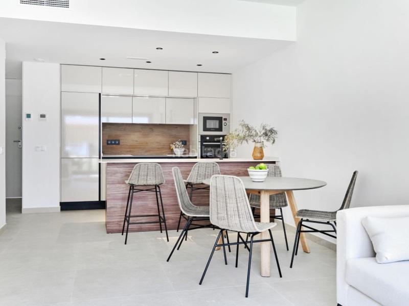 Foto e43d99a1-7bae-4959-a94f-985f7975da82. Casa bungalow de diseño junto al mar en La Veleta Torrevieja