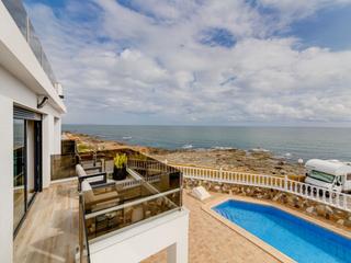 Casa  N/a. Espectacular villa de lujo con piscina privada en primera línea
