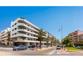 Apartament  N/a. Fantástico apartamento en el centro de torrevieja y cerca de las