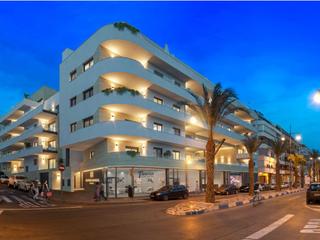 Apartament  N/a. Fantástico apartamento en el centro de torrevieja y cerca de las