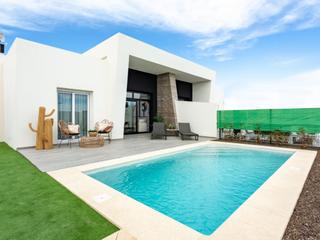 Casa a Algorfa. Villas pareadas de obra nueva en una planta con piscina privada