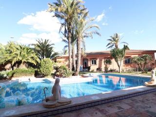 House in Parque de las Naciones. Villa de lujo en venta en el chaparral  5 dormitorios, piscina y