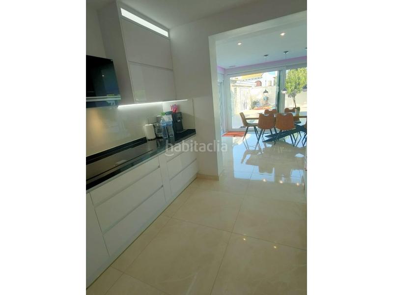 Foto 209d638b-83b2-47aa-adfe-715caf4b197b. Casa con piscina in La Zenia Orihuela