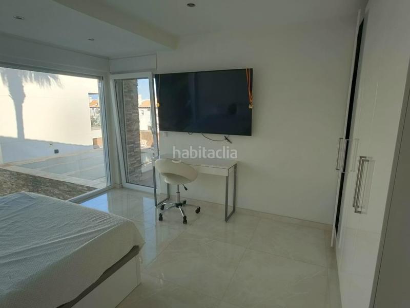 Foto 9b2cae49-164a-48f7-953b-cef6bdea6e17. Casa con piscina in La Zenia Orihuela