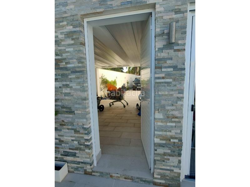 Foto d72c5cc3-7053-49e9-8fd2-99d0eade560d. Casa con piscina in La Zenia Orihuela