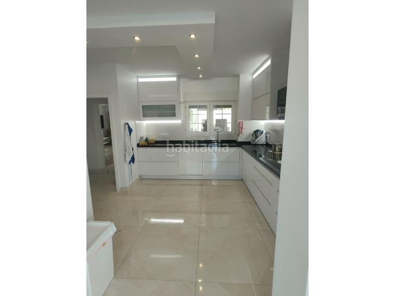 Foto f57b70e6-5af7-4b6a-9364-d08092c16f08. Casa con piscina in La Zenia Orihuela