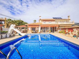 Maison à Calle isla dragonera-regia 21. Casa adosada con piscina privada cerca de la playa en cabo roig