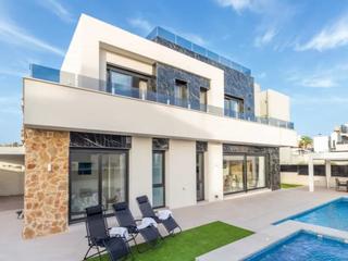 Maison à Calle lebeche 17. Exclusiva villa moderna en la popular zona de torre del moro, to