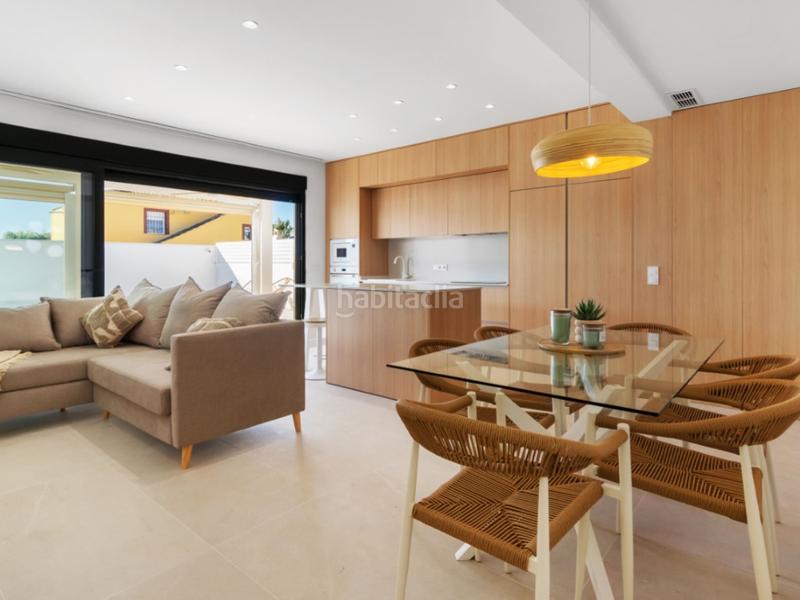 Foto c2f9bca1-5e4c-4897-802c-99d6766b42f3. Casa con riscaldamento piscina in Zona Carrefour - Urbanizaciones Torrevieja