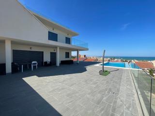 Casa pareada en Cabo Cervera. Una casa adosada con piscina privada, de reciente construcción c